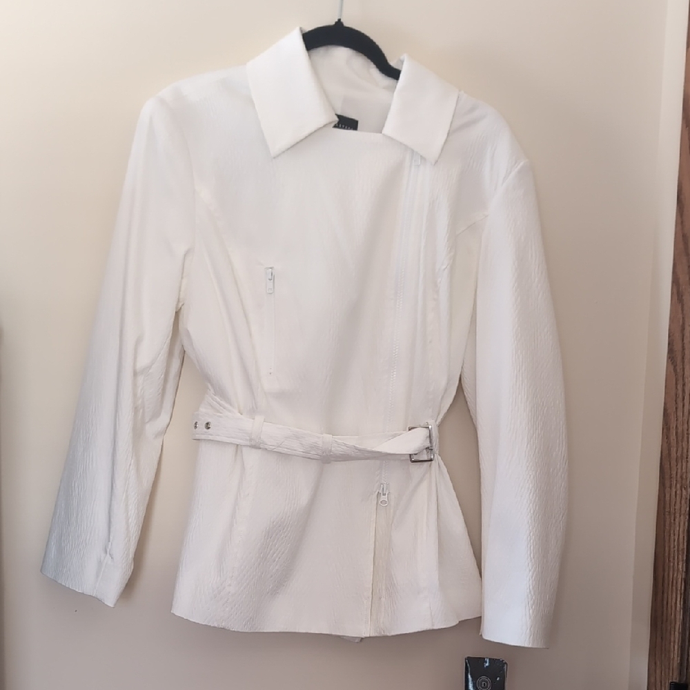 Doncaster White Women's Blazer with Belt - NWT